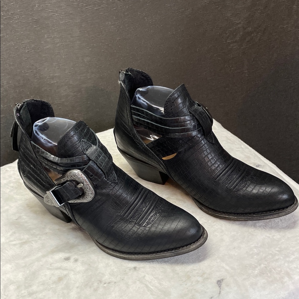Ariat Black leather western Textured Ankle Boots with Silver Buckle